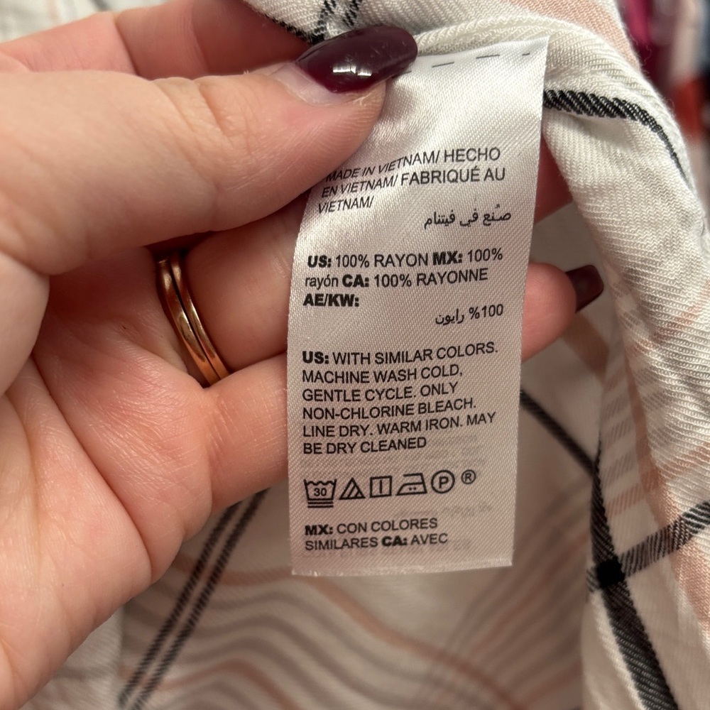 Chicos Rayon White/Pink/Grey Plaid Button Down Flannel Top Size 1 (8/10) - Picture 3 of 6